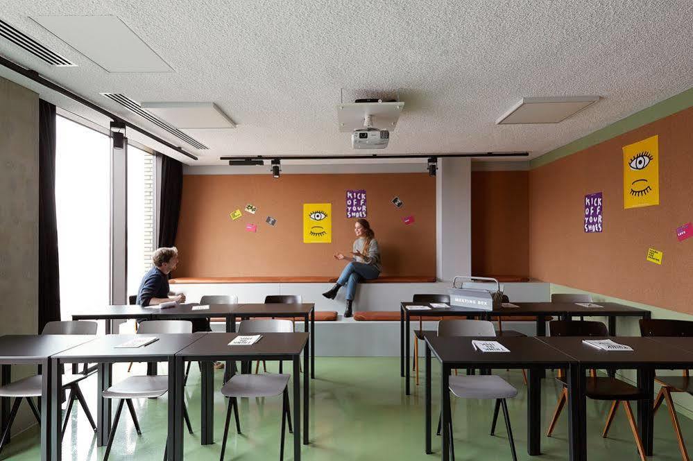 Hotel The Social Hub Eindhoven Esterno foto