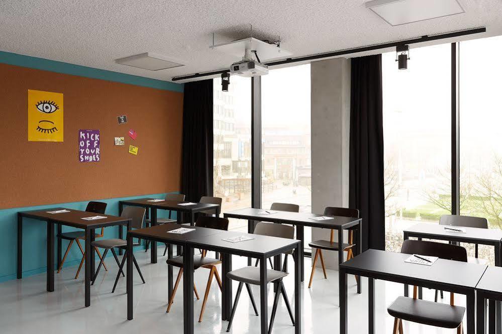 Hotel The Social Hub Eindhoven Esterno foto