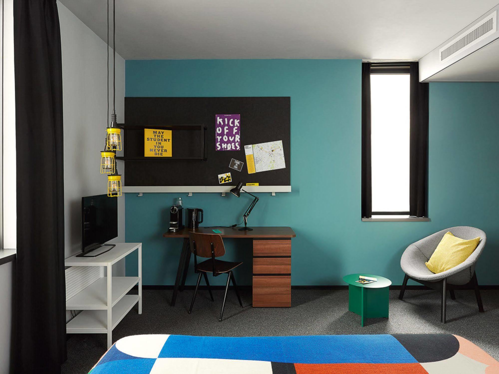 Hotel The Social Hub Eindhoven Esterno foto