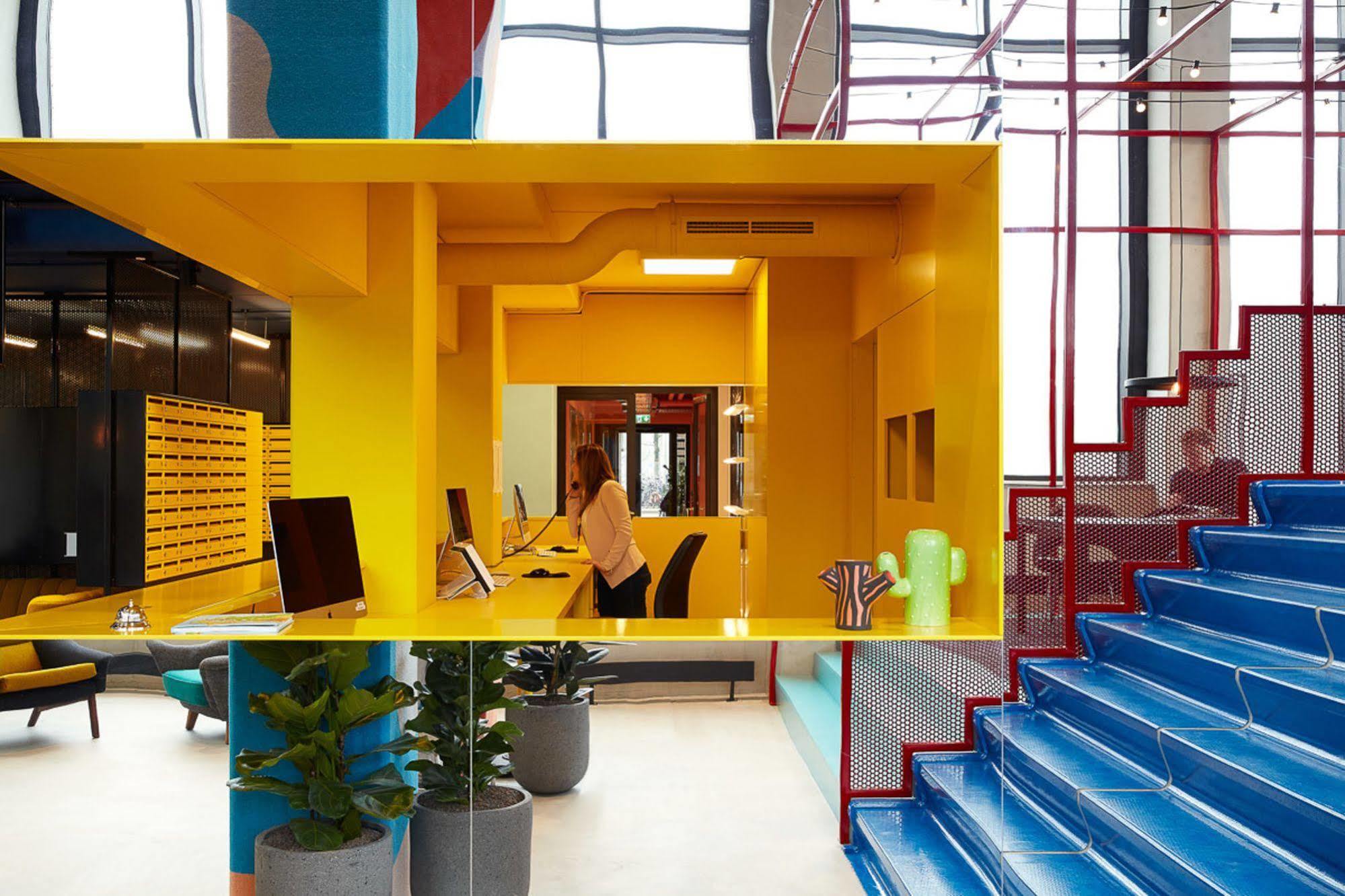 Hotel The Social Hub Eindhoven Esterno foto